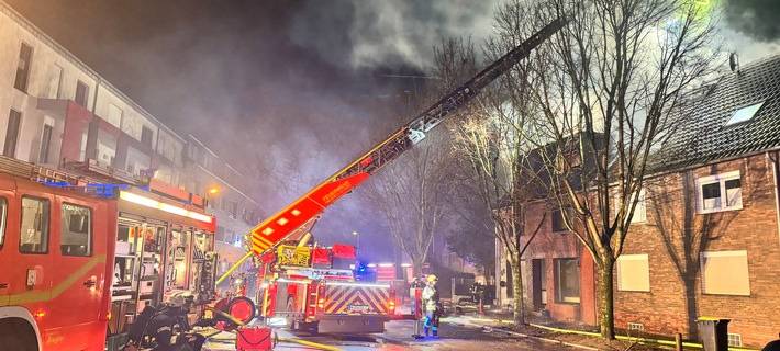 Dramatischer Dachstuhlbrand in Broich