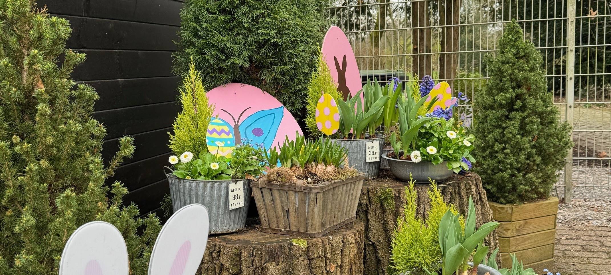 Archepark zu Ostern geschmückt und dekoriert