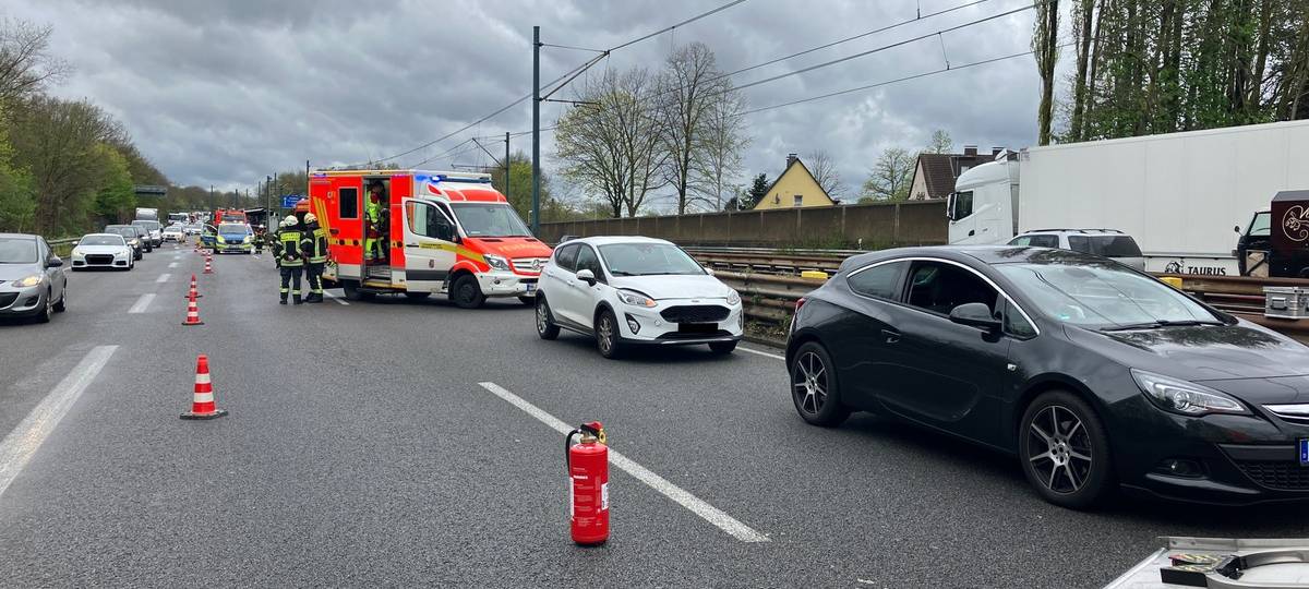 Langer Stau nach Unfall