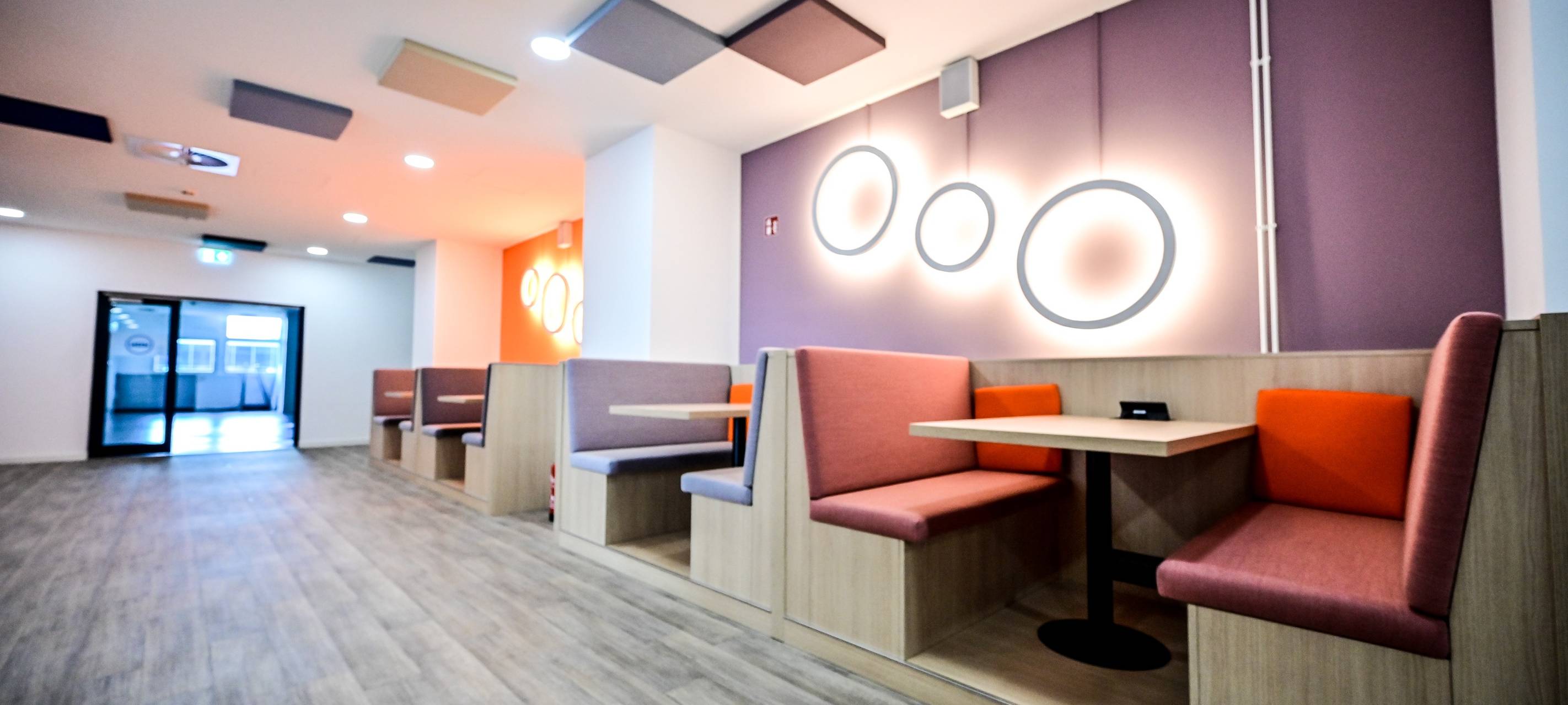 HRW eröffnet neue Campus