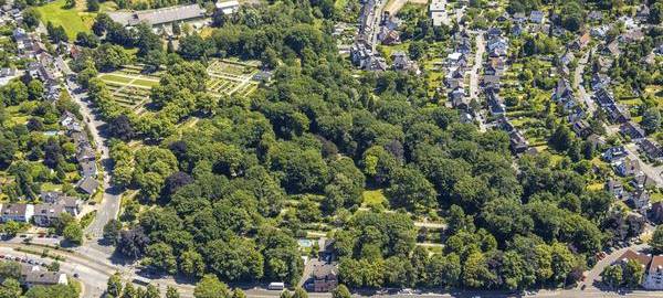 Friedhof Broich: Treppe erneuert