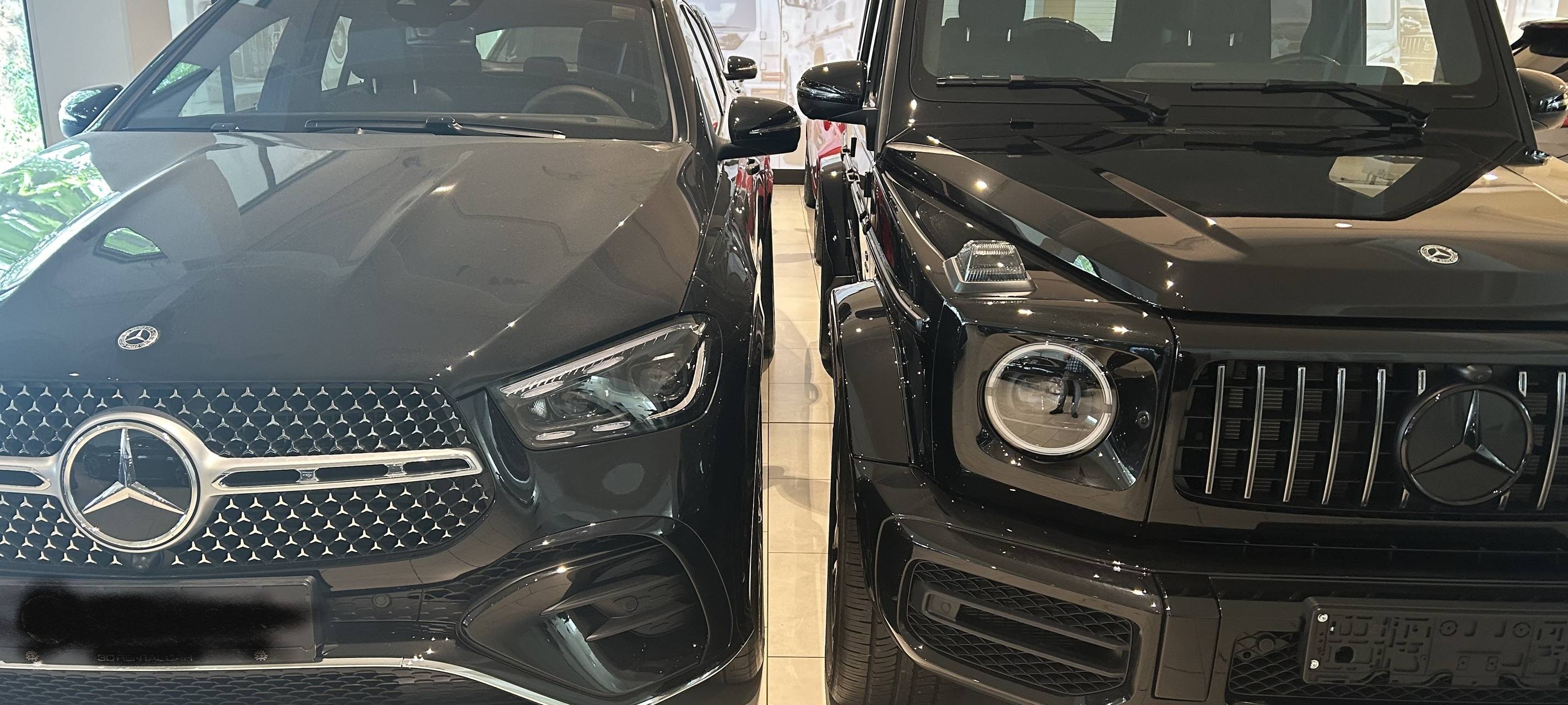 Zollfahnder beschlagnahmen Luxusautos