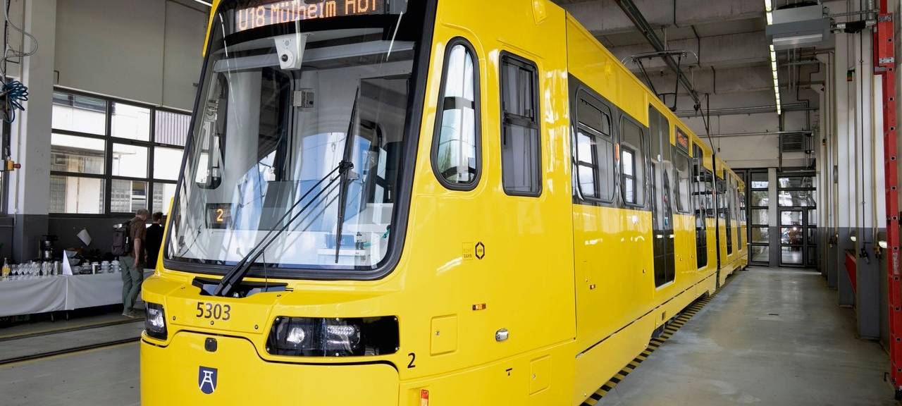 Ruhrbahn präsentiert neue Hochflurbahn