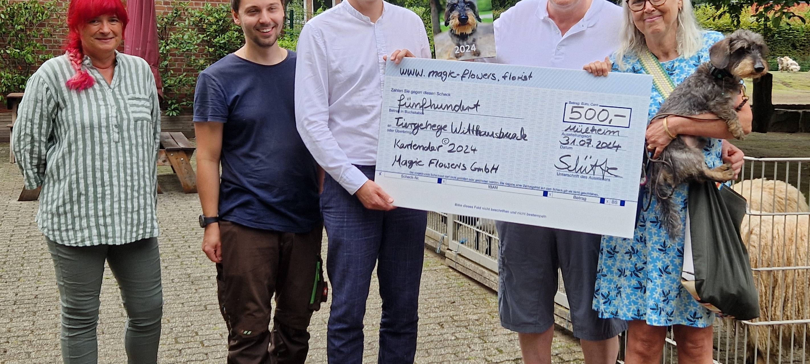 Tierische Spende für Mülheimer Tiergehege