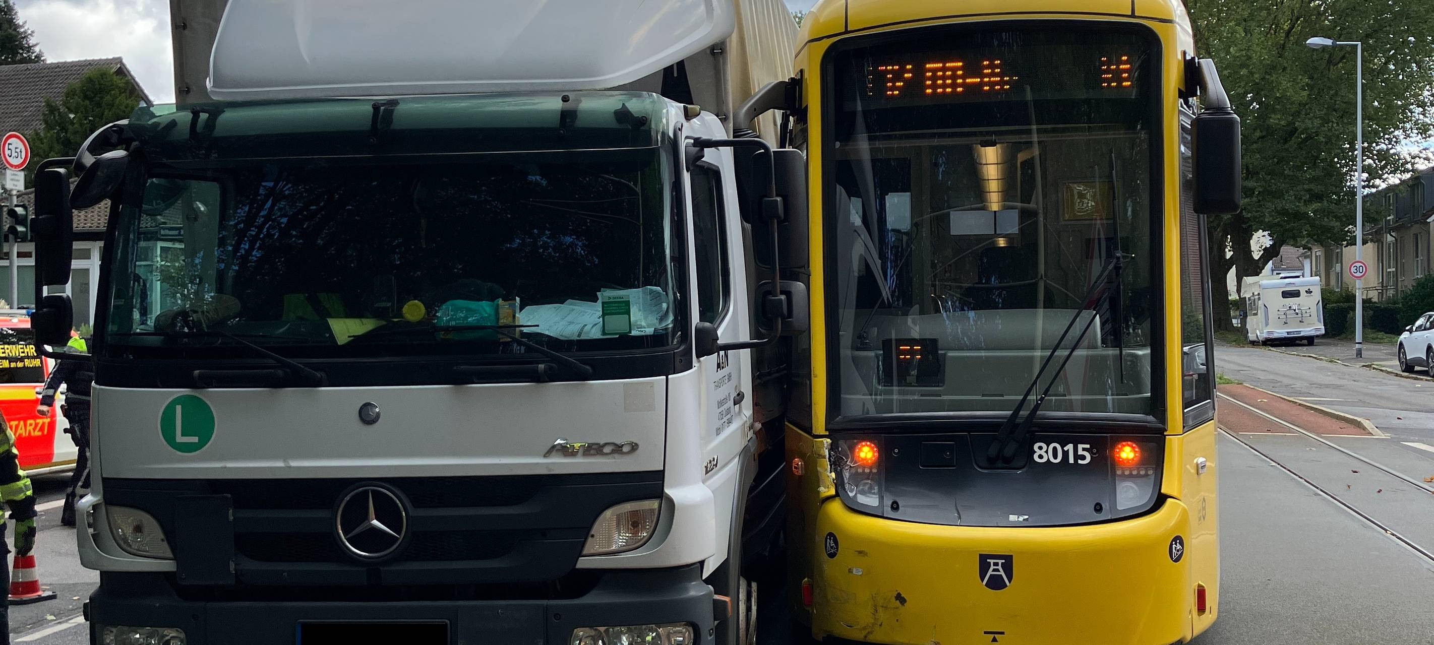 Zeppelinstraße nach Unfall wieder frei