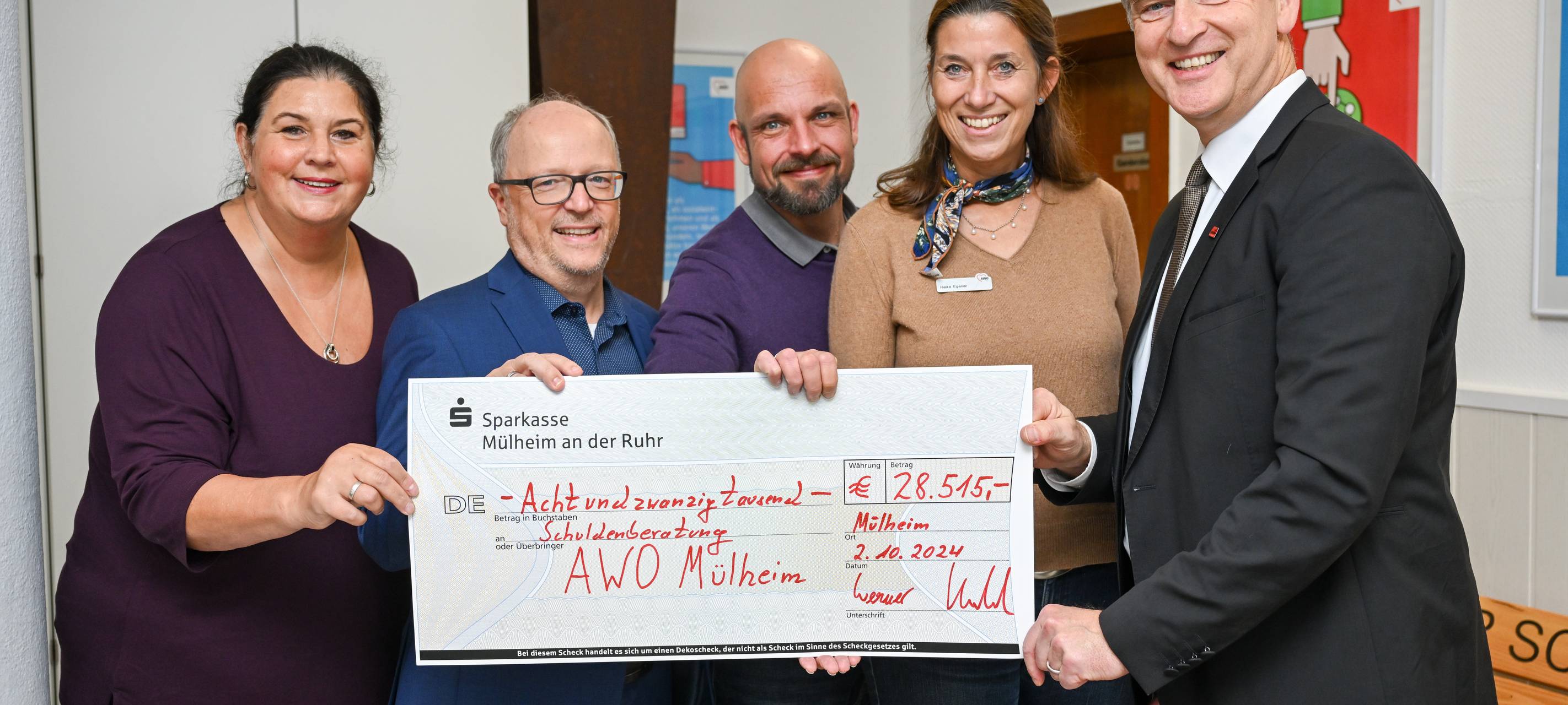 Sparkasse unterstützt Schuldenberatung der AWO