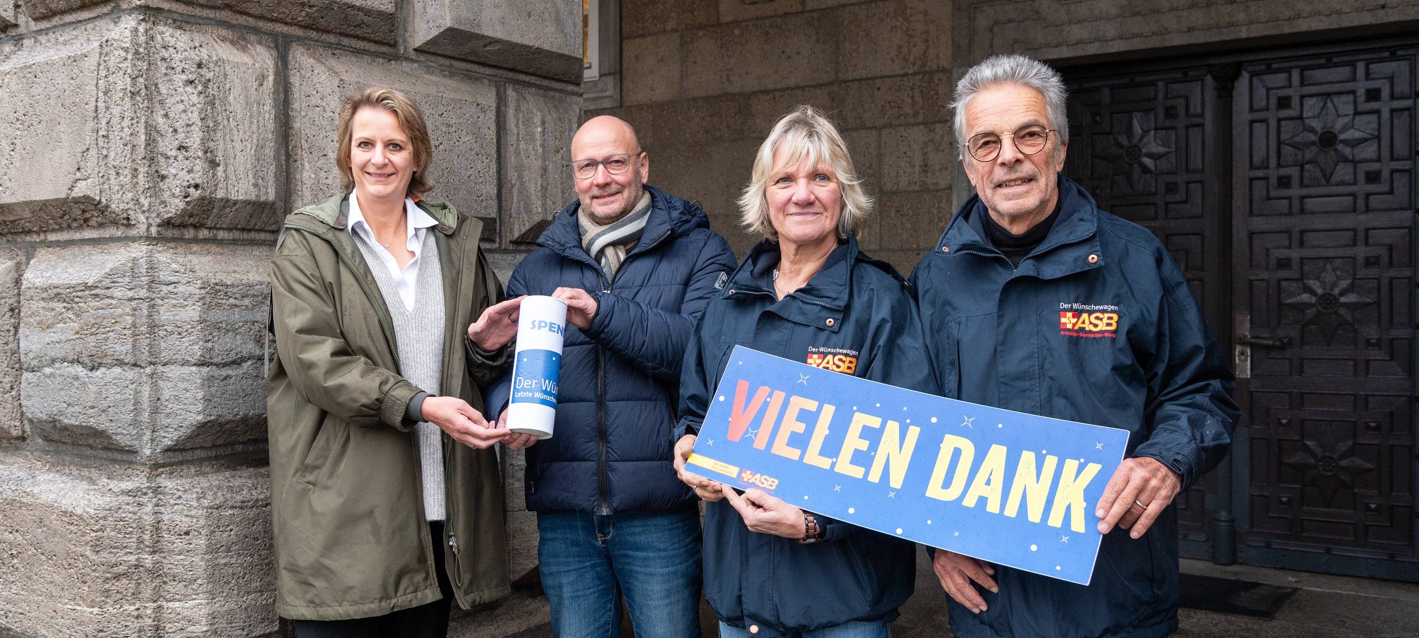 ASB-Wünschewagen bekommt Geld aus Spendensammlung