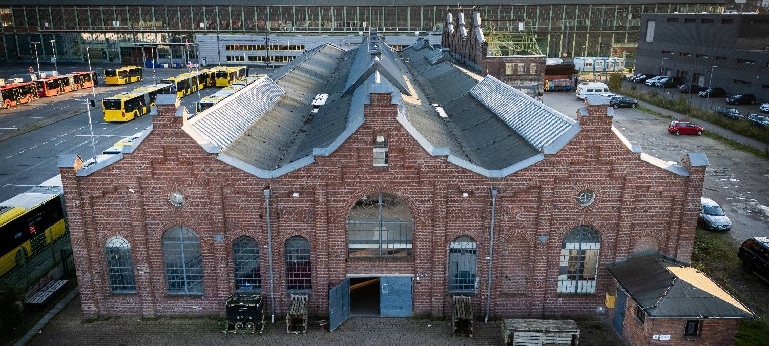 Straßenbahnfreunde spenden neues Gleis