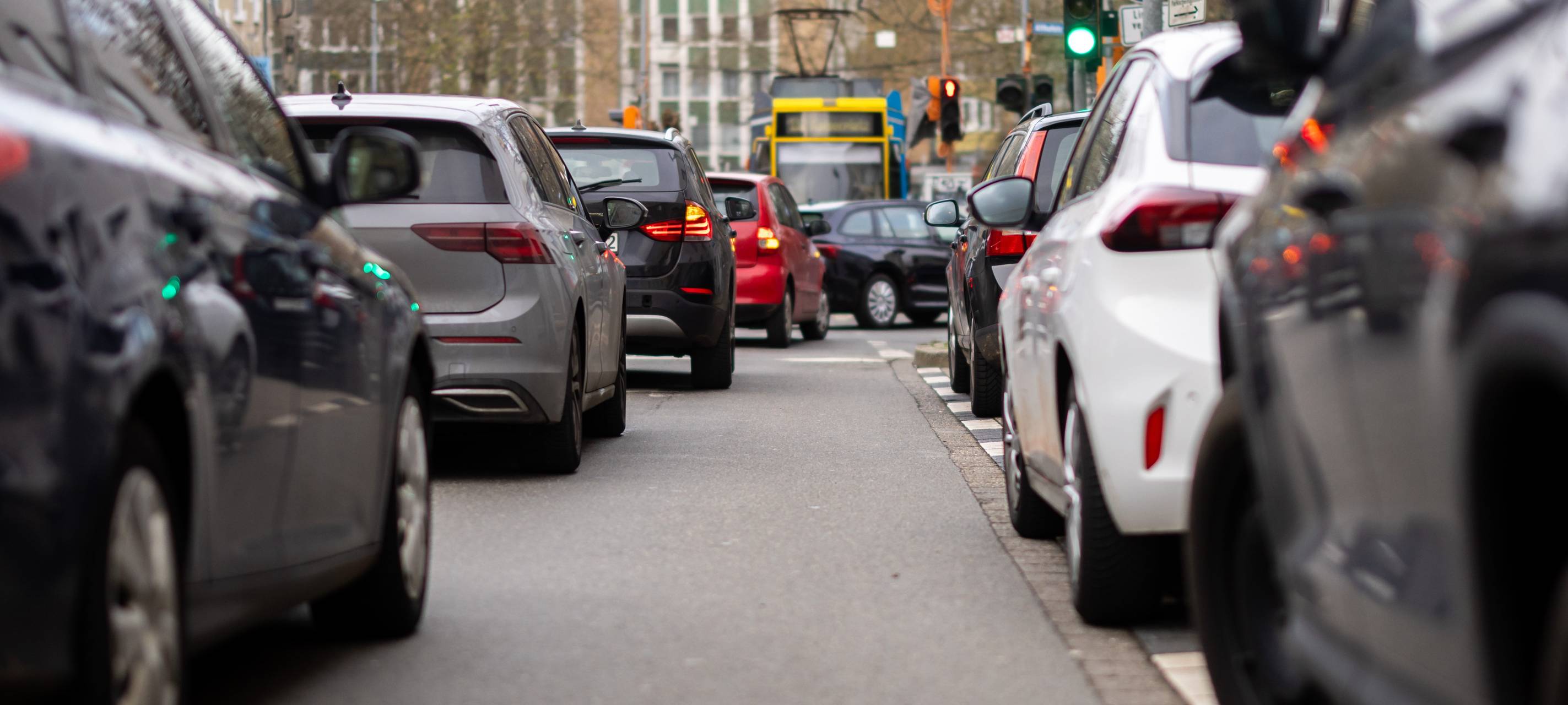 Kaiserstraße bekommt rote Fahrradstreifen