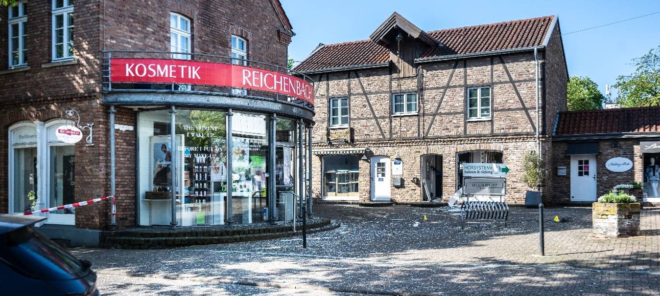 Automatensprenger auf der Flucht