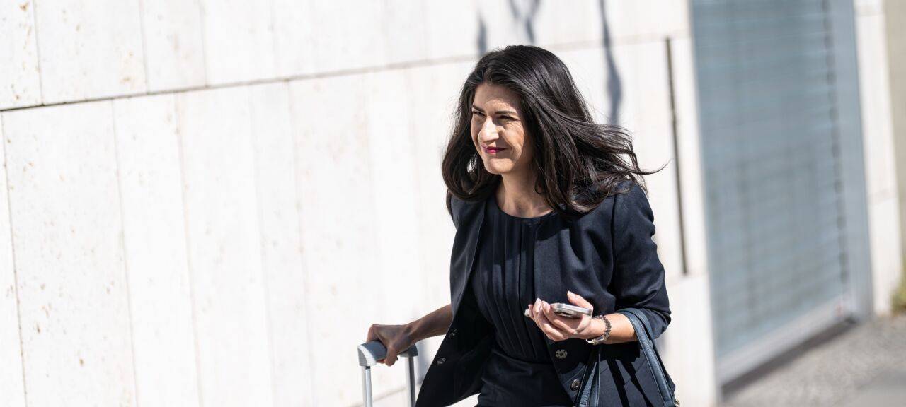 Serap Güler soll neue Staatsministerin im Auswärtigen Amt werden - eine Art Vertreterin des designierten Außenministers Johann Wadephul.