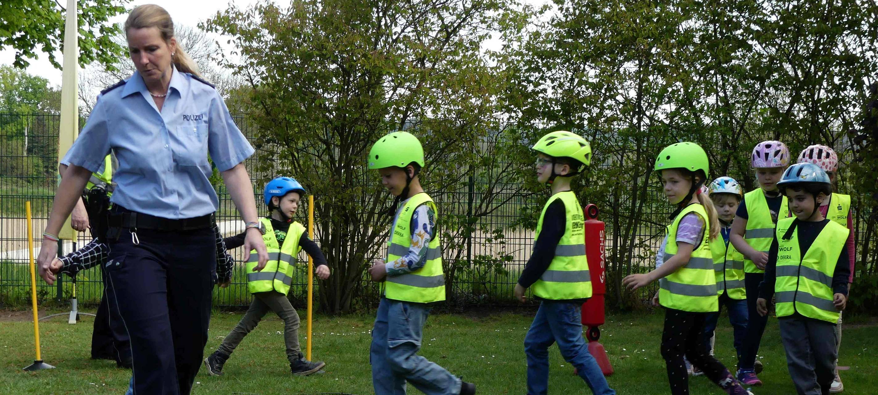 Verkehrssicherheit: Warnwesten für Vorschulkinder