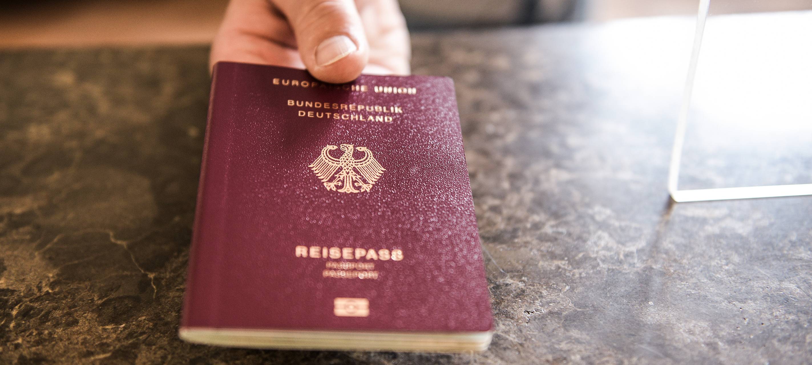 Ausweise und Pässe: Direktversand startet