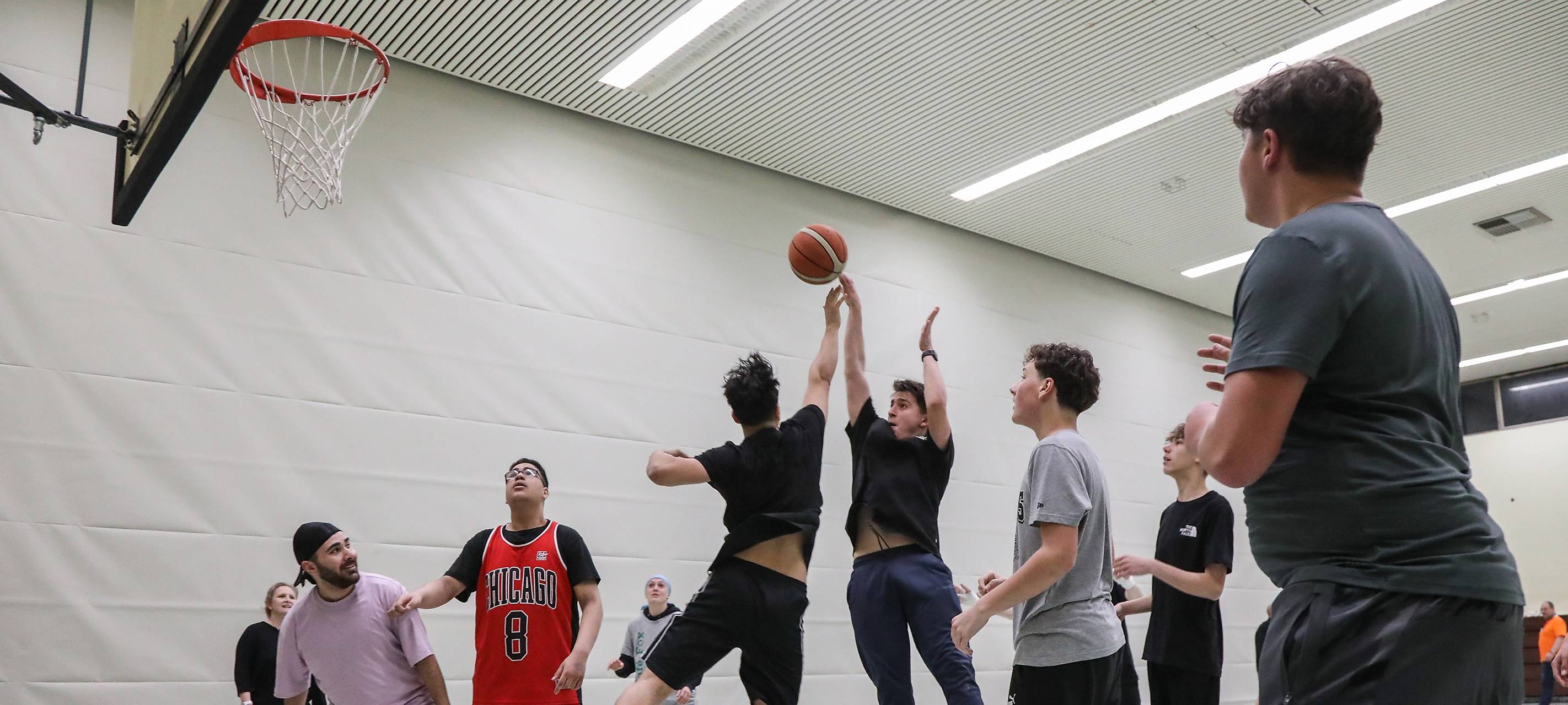 Mitternachtssport: Halle öffnet am Freitag