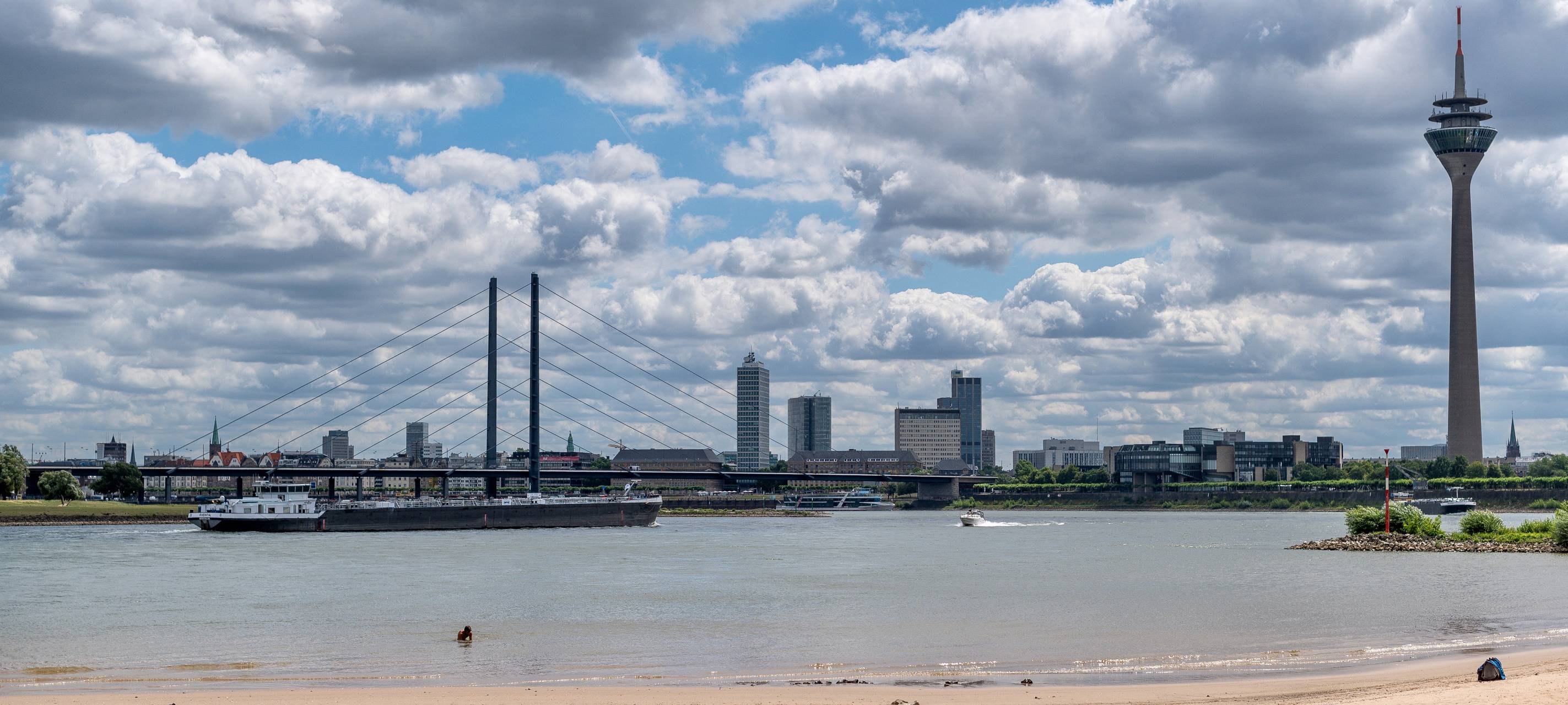 Düsseldorf: Mann aus Mülheim kommt im Rhein ums Leben