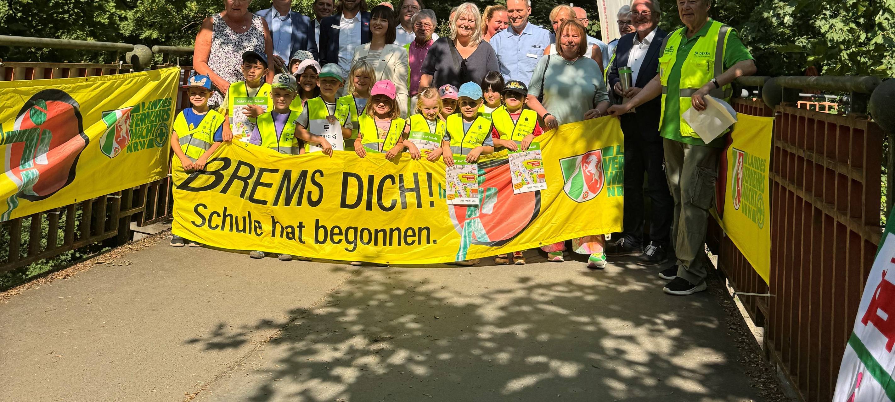 Schulstart naht - Verkehrswacht warnt mit Bannern