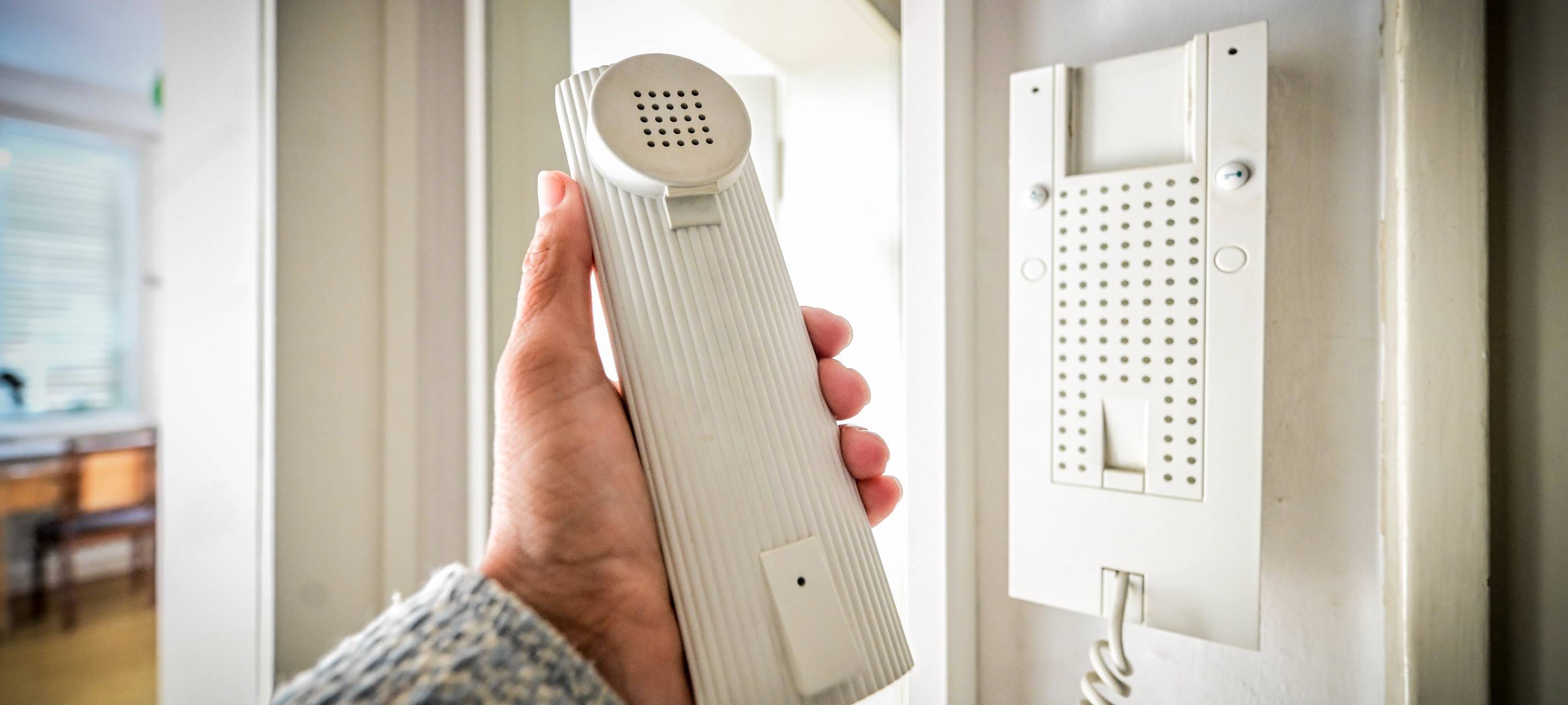 Trickbetrug: Unbekannte bestehlen Seniorin in Broich