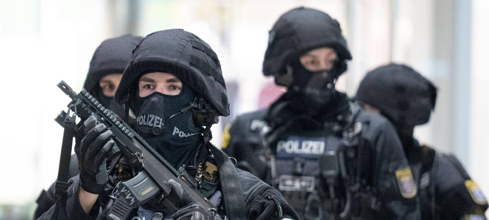 Polizeieinsatz im Nordwestzentrum in Frankfurt