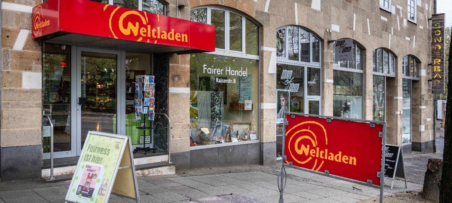 Weltladen mit frischen Kräften auf dem Weg