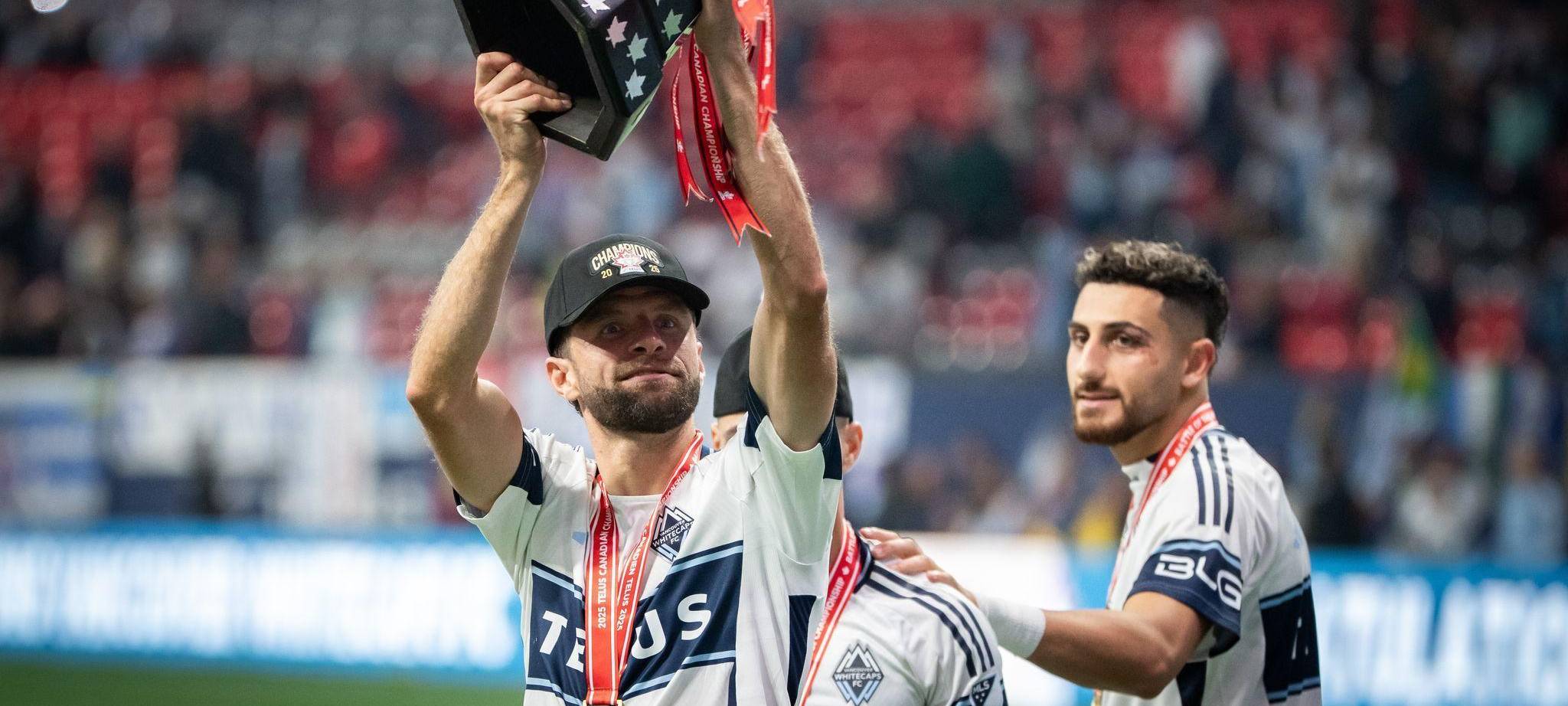 Müller von den Vancouver Whitecaps mit Voyageurs Cup