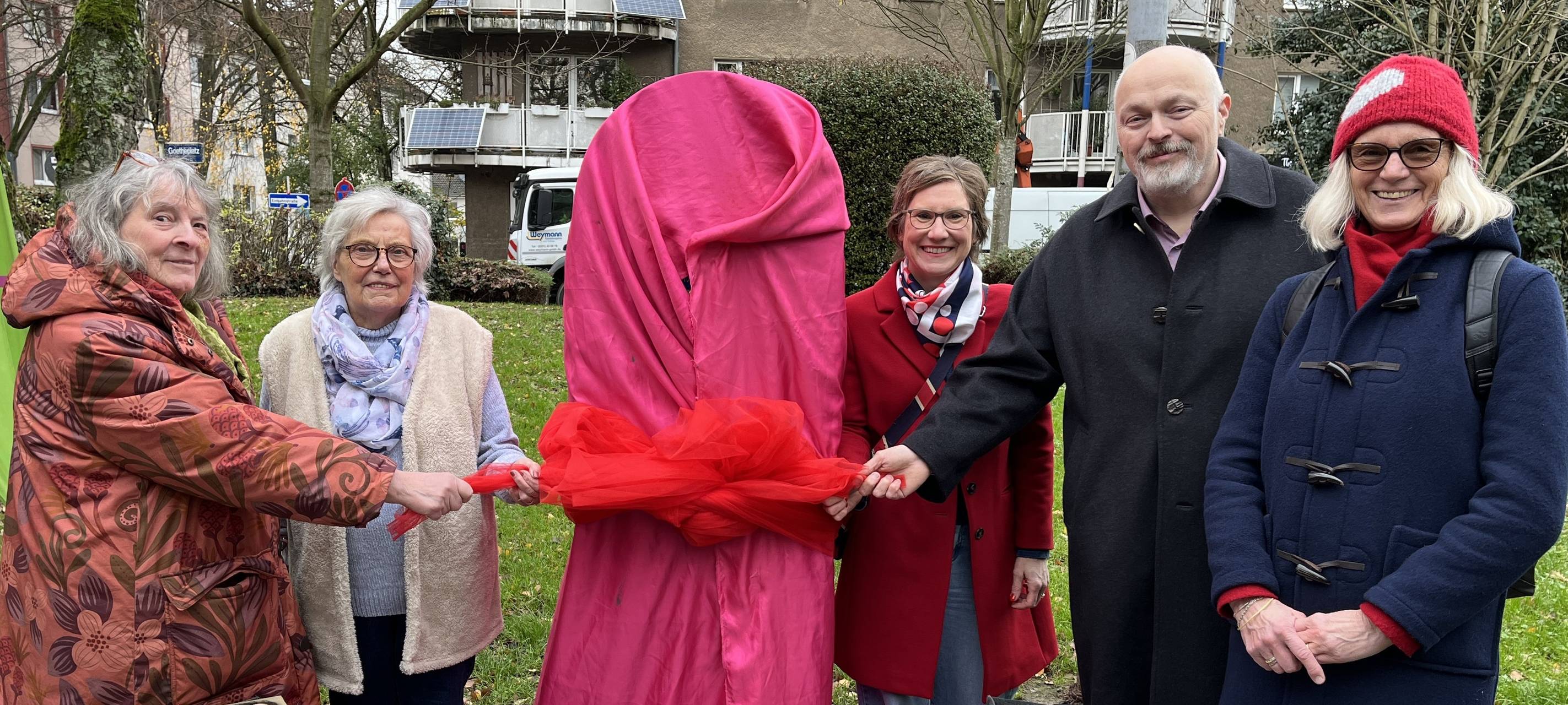 Neuer Bücherschrank eröffnet in Eppinghofen