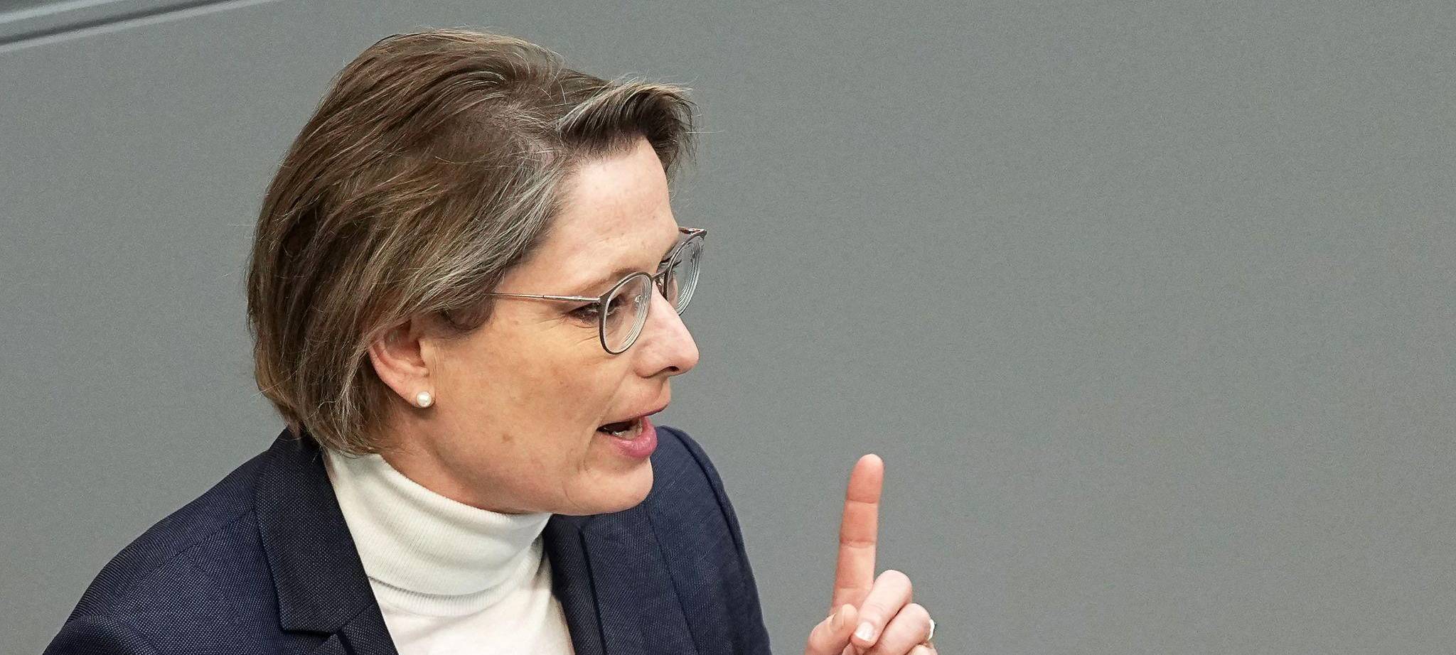 Justizministerin Hubig gegen Klarnamenpflicht im Internet
