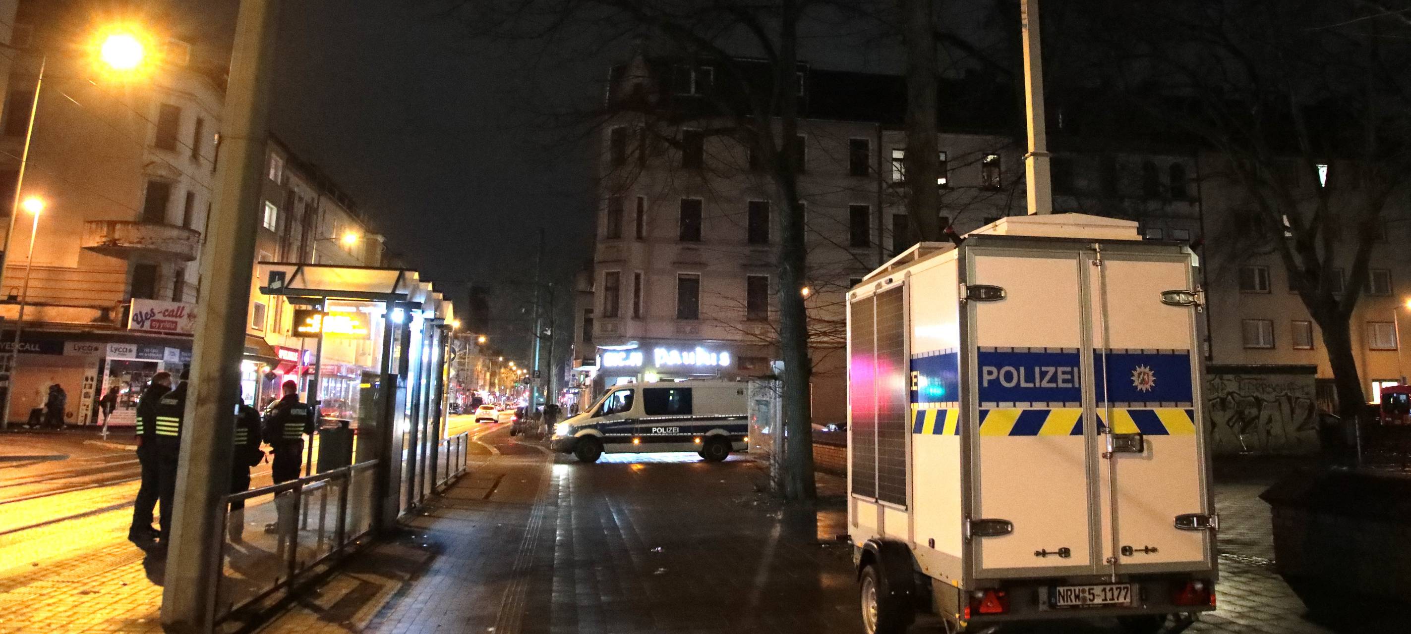 Silvesternacht: Hunderte Einsätze und Angriffe auf Helfer