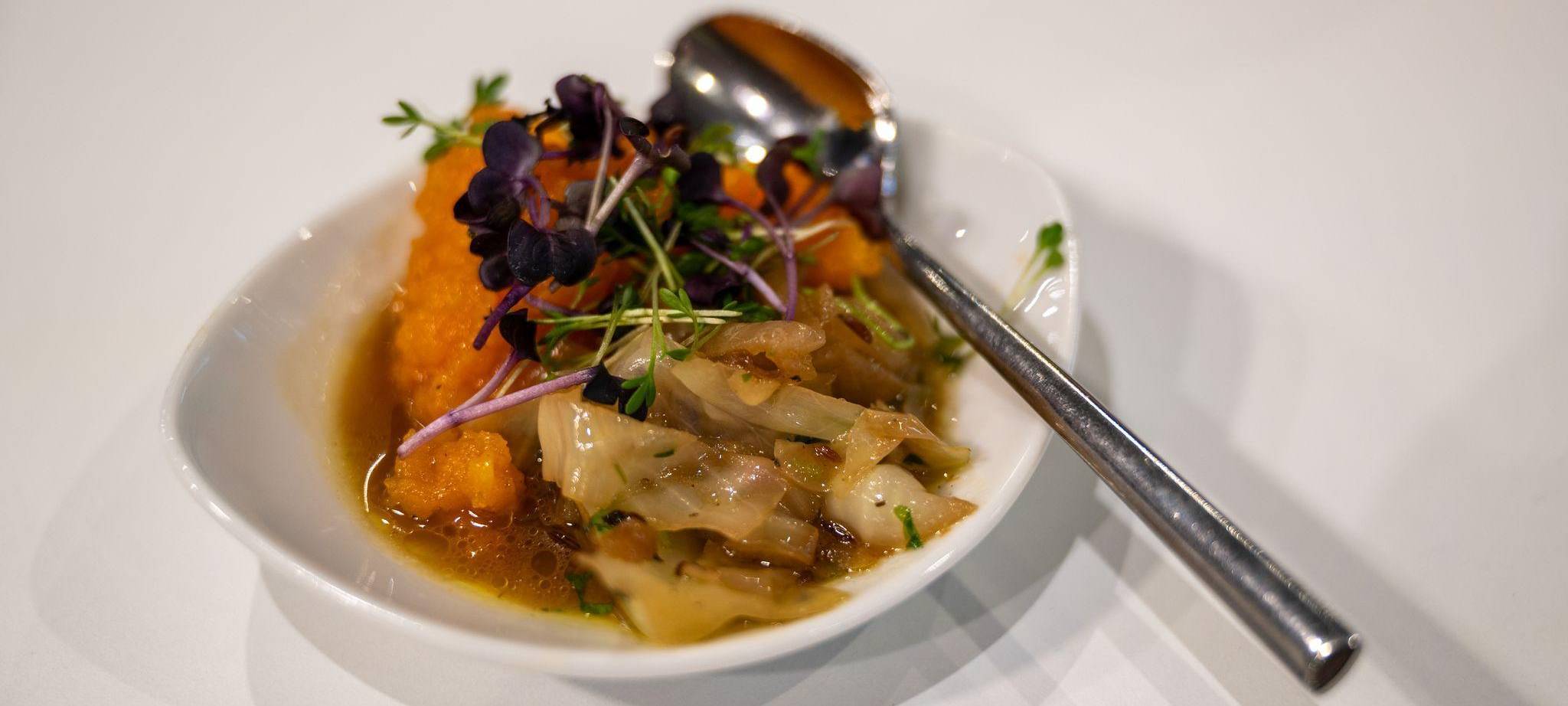 Schmorkohl zubereitet von Bio-Spitzenkoch Sebastian Junge