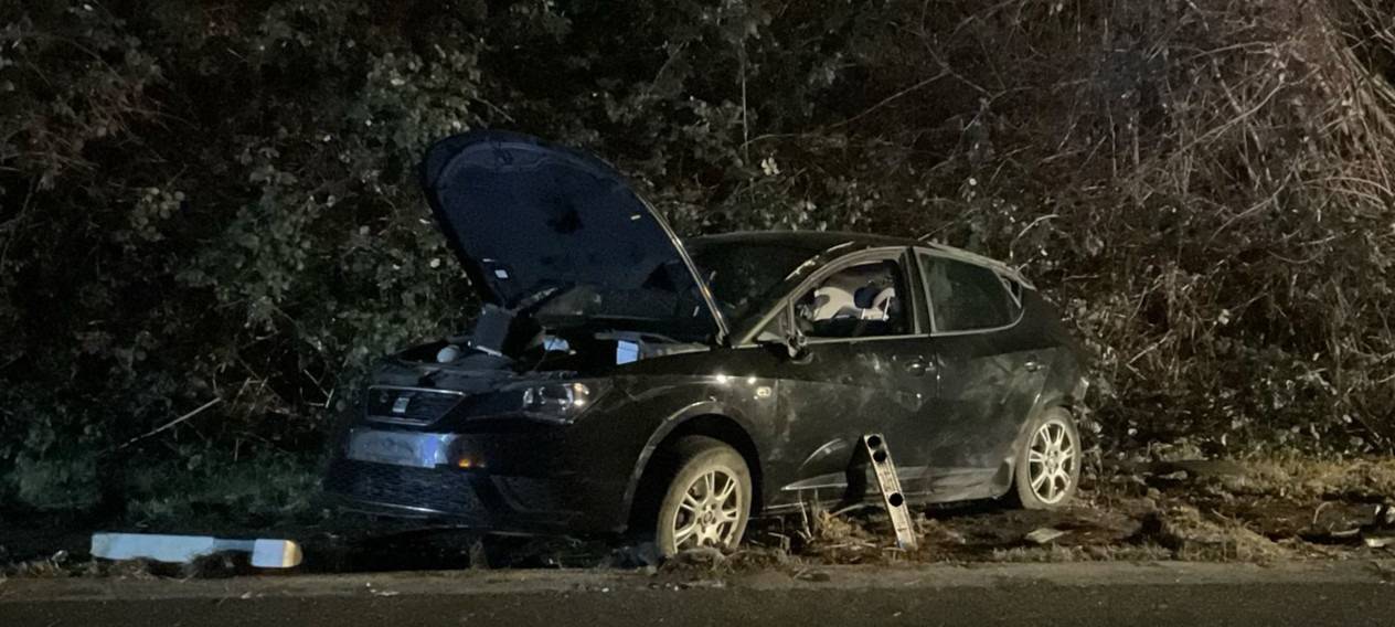 Auto überschlägt sich auf A40 bei Winkhausen