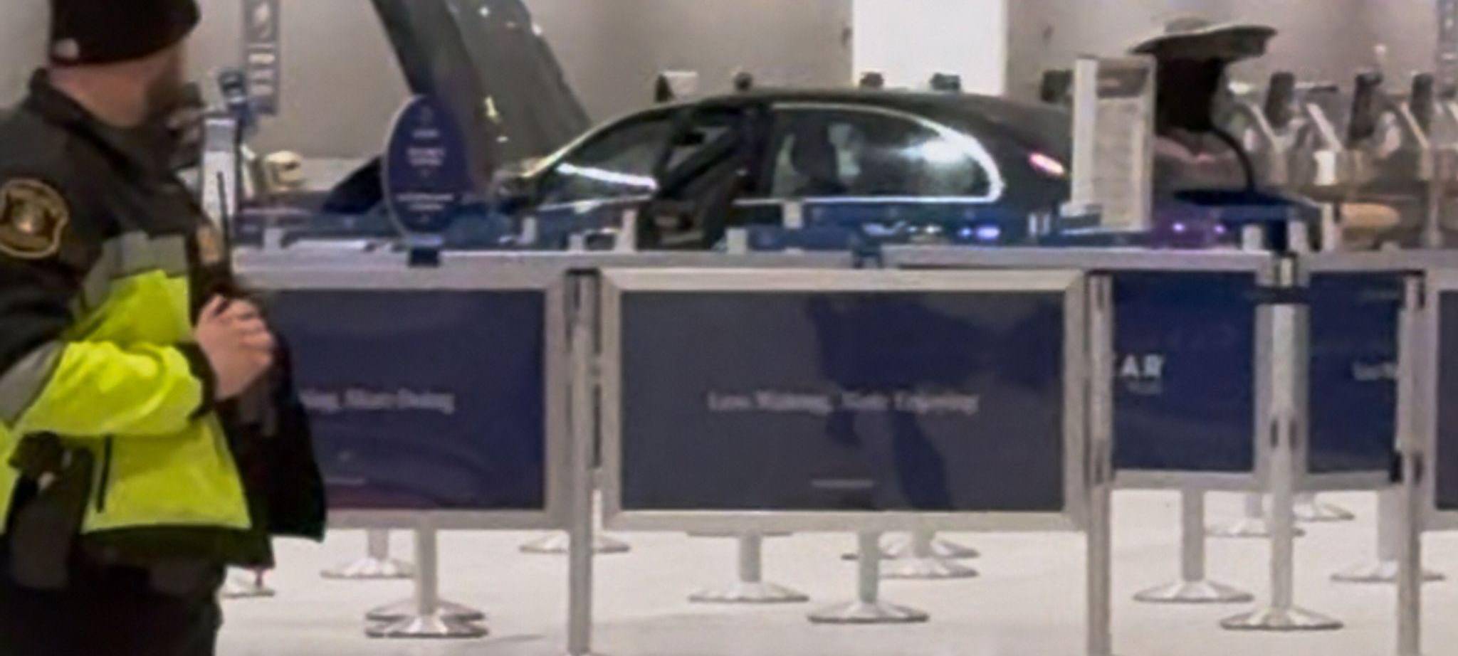 Autounfall am Flughafen in Detroit