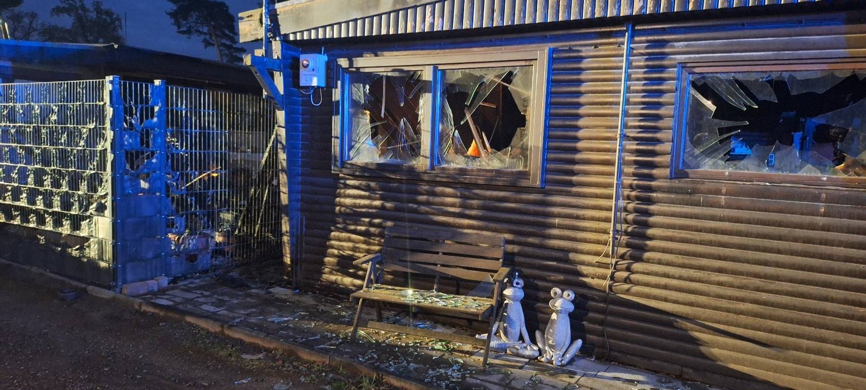 Feuer auf Campingplatz