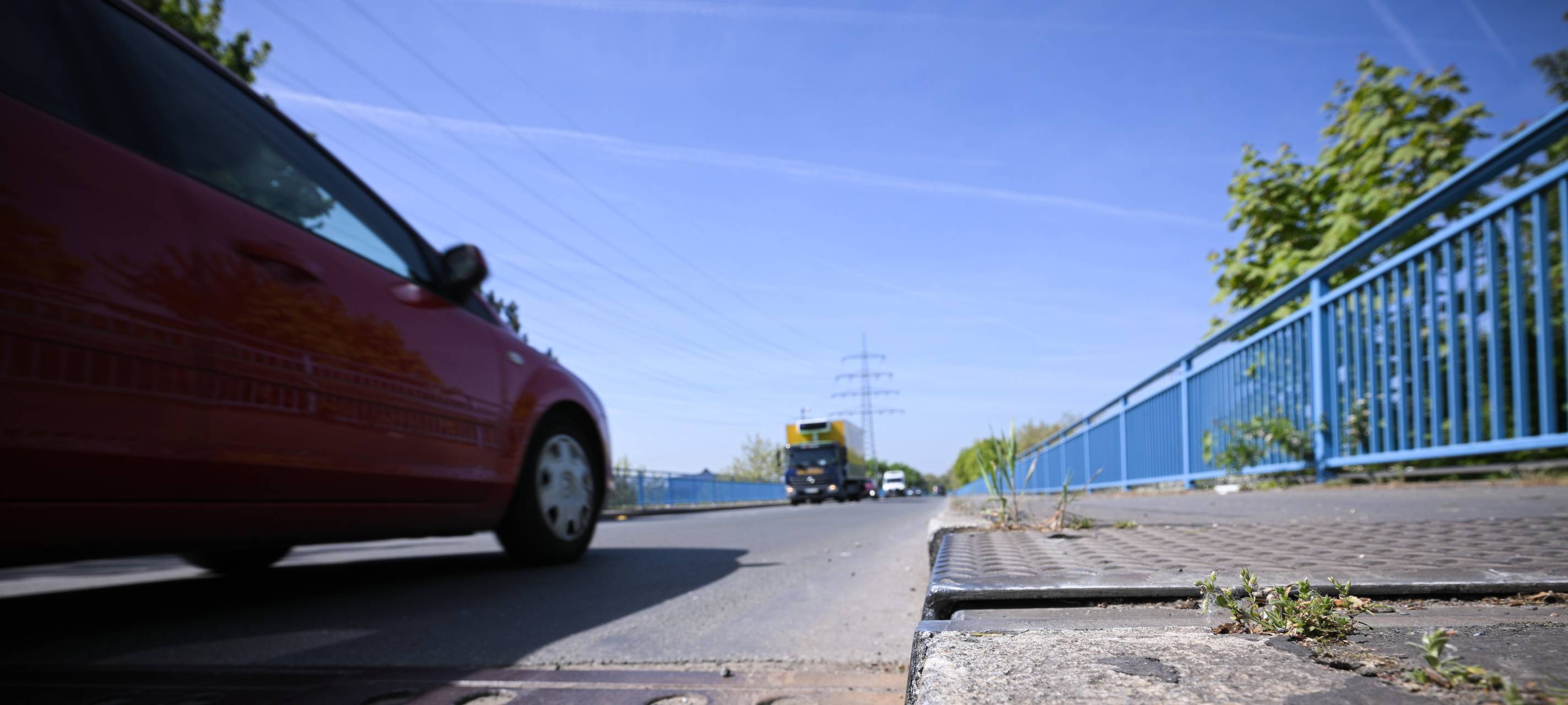 Mülheim: Wichtige Brücke für schwere Lkw gesperrt