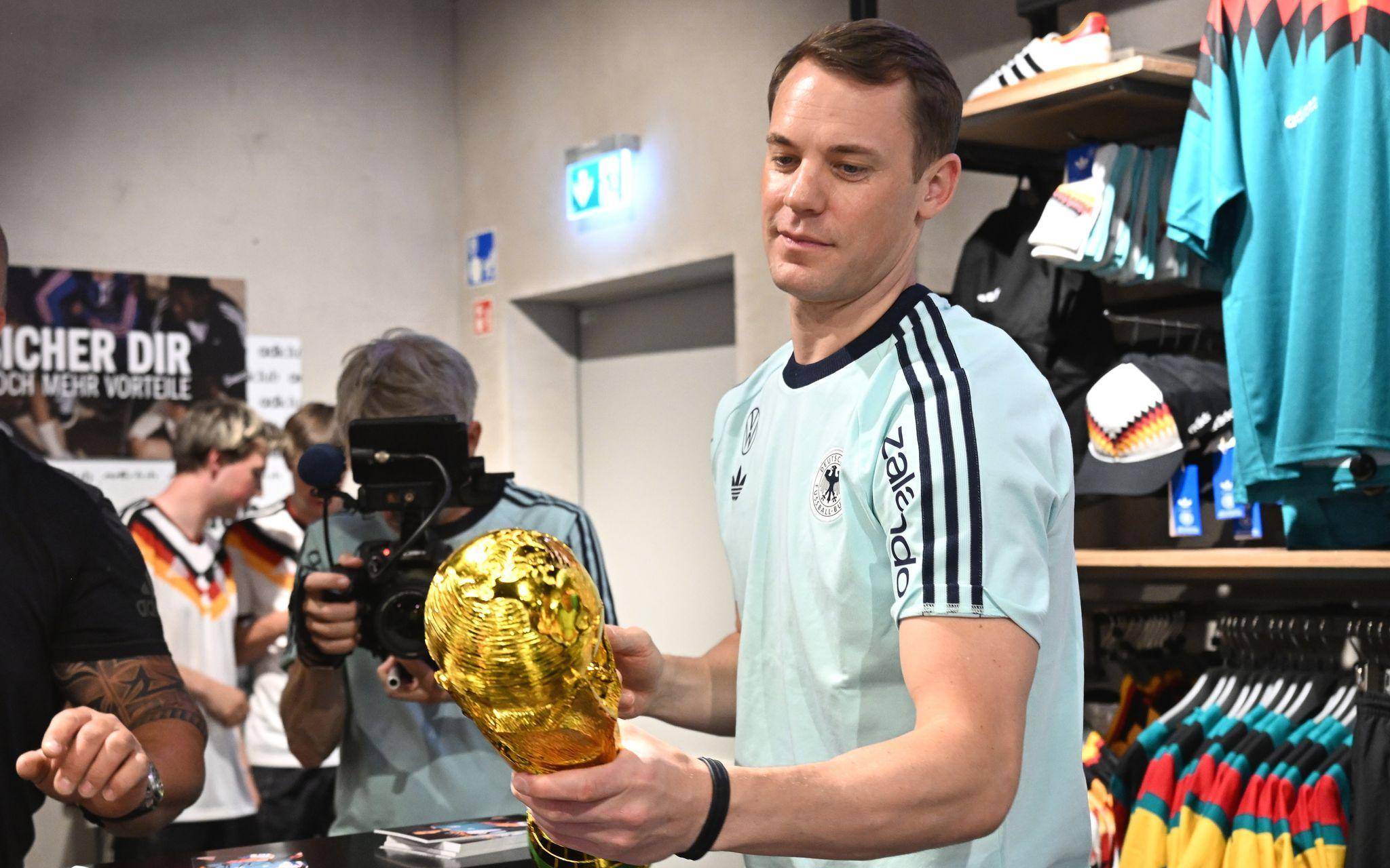 Autogrammstunde Manuel Neuer