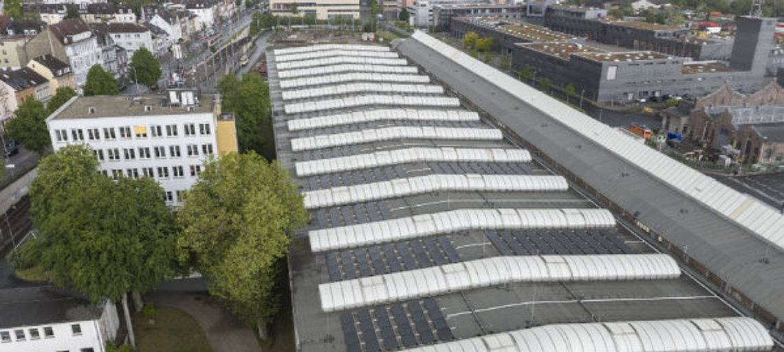 Ruhrbahn erzeugt jetzt Solarstrom auf eigenem Dach