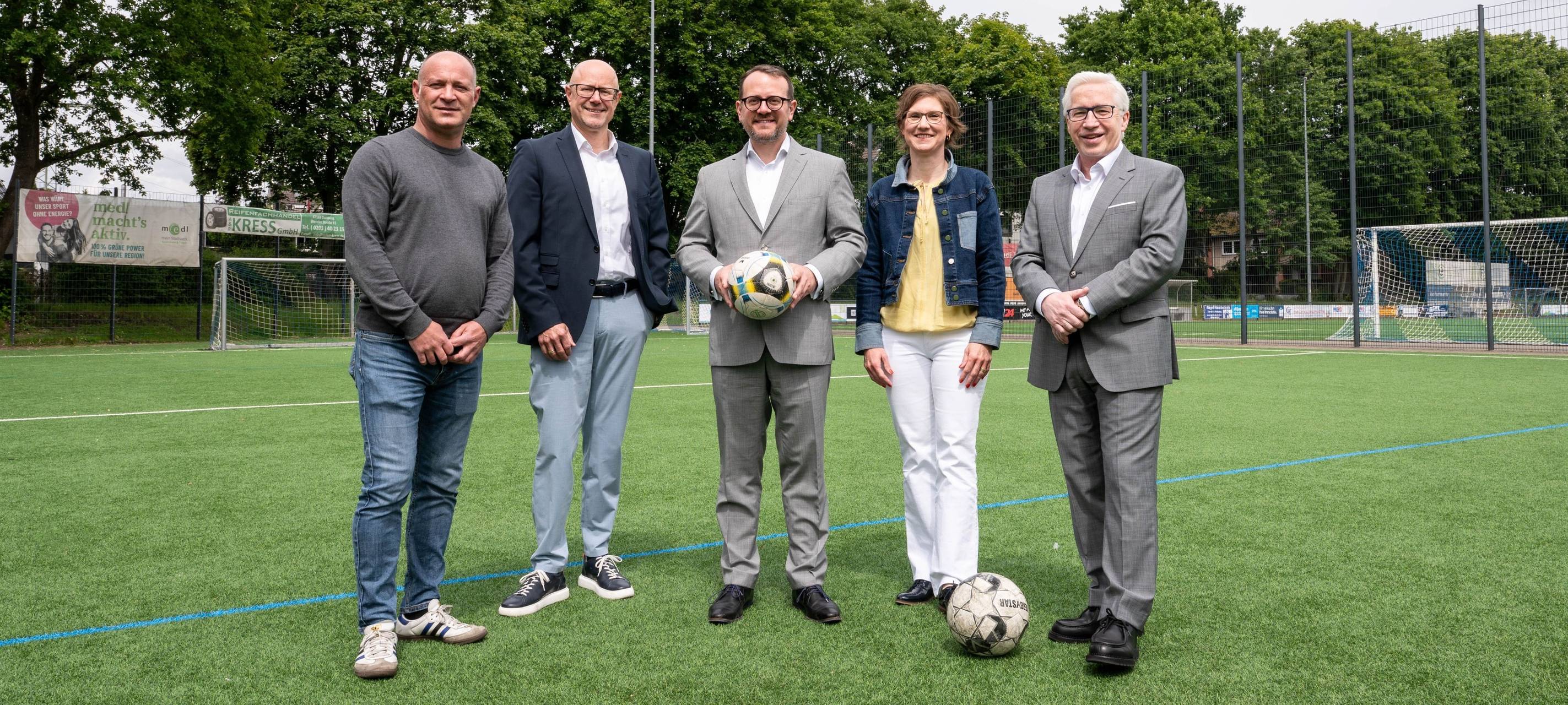 Mülheim: Sportanlage Saarnberg erhält LED-Flutlichtanlage