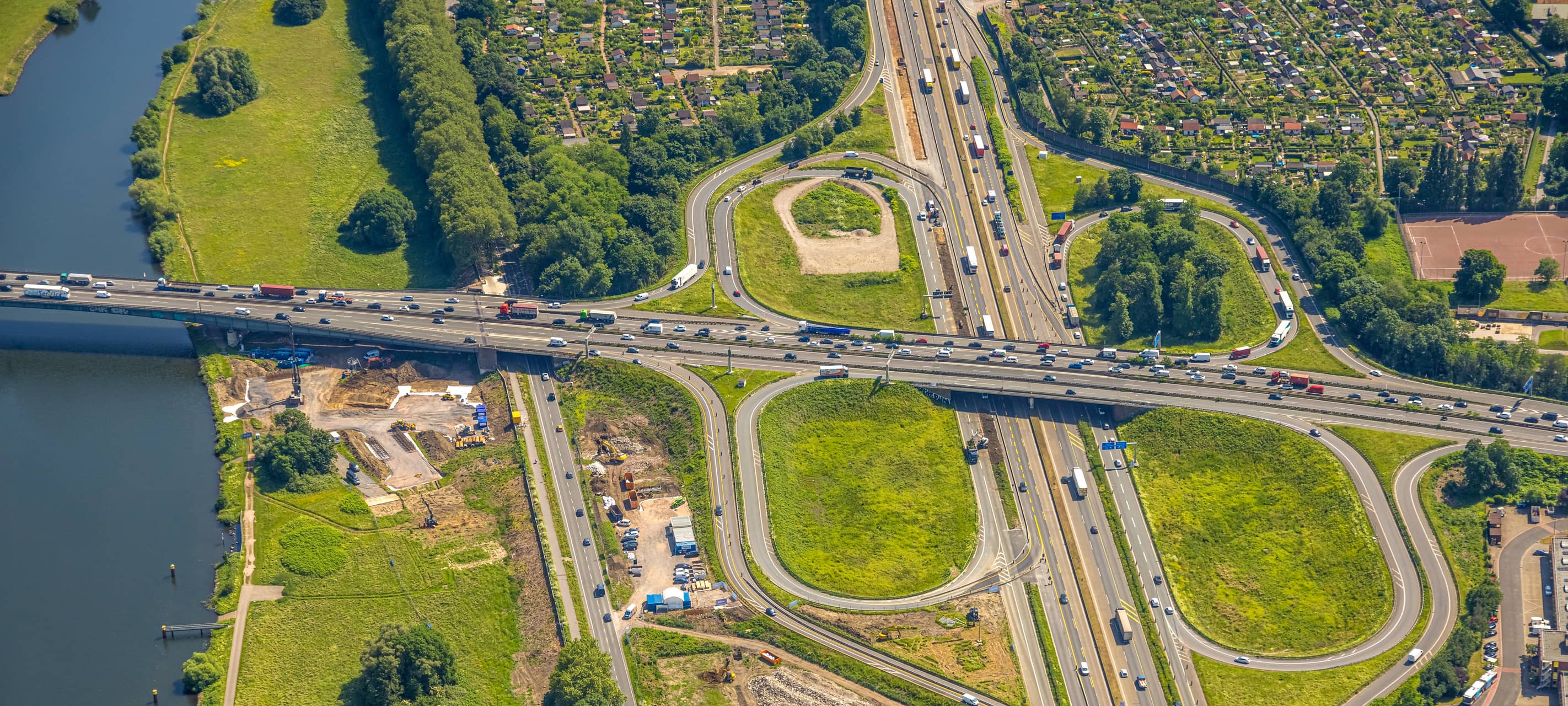 Verbindungsfahrten im Kreuz Duisburg gesperrt