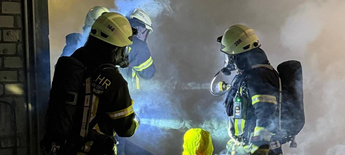 Mülheimer Feuerwehr übt Ernstfall im U-Bahntunnel
