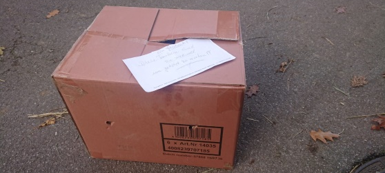 Tierquälerei: Tauben in Karton ausgesetzt